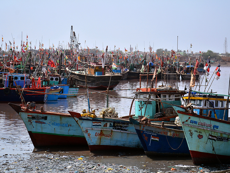 gmb--fishery-harbor-port-at-veraval-emjay-construction